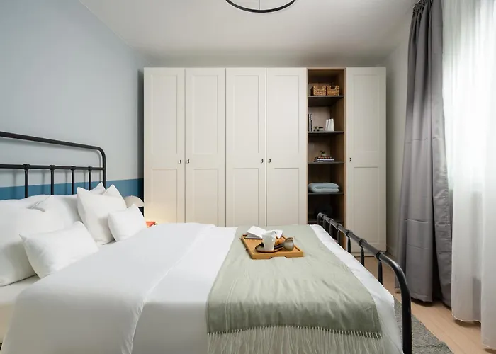 Old Town By Urbanesq Apartament *